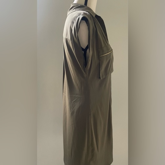 Express Button Down Dress with Front Pockets SMALL - Picture 6 of 8